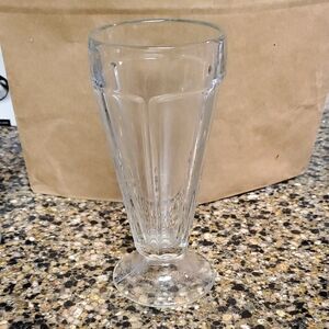 2 Elegant Clear Glass Ice Cream Sundae Glasses